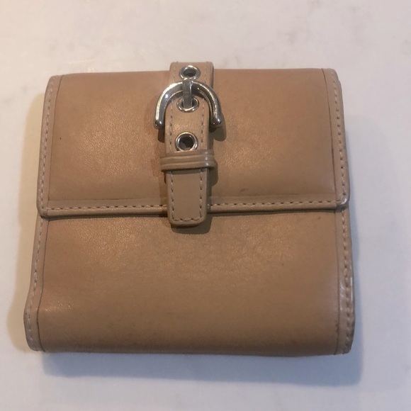 Coach leather wallet yellow and brown inside - Picture 1 of 5